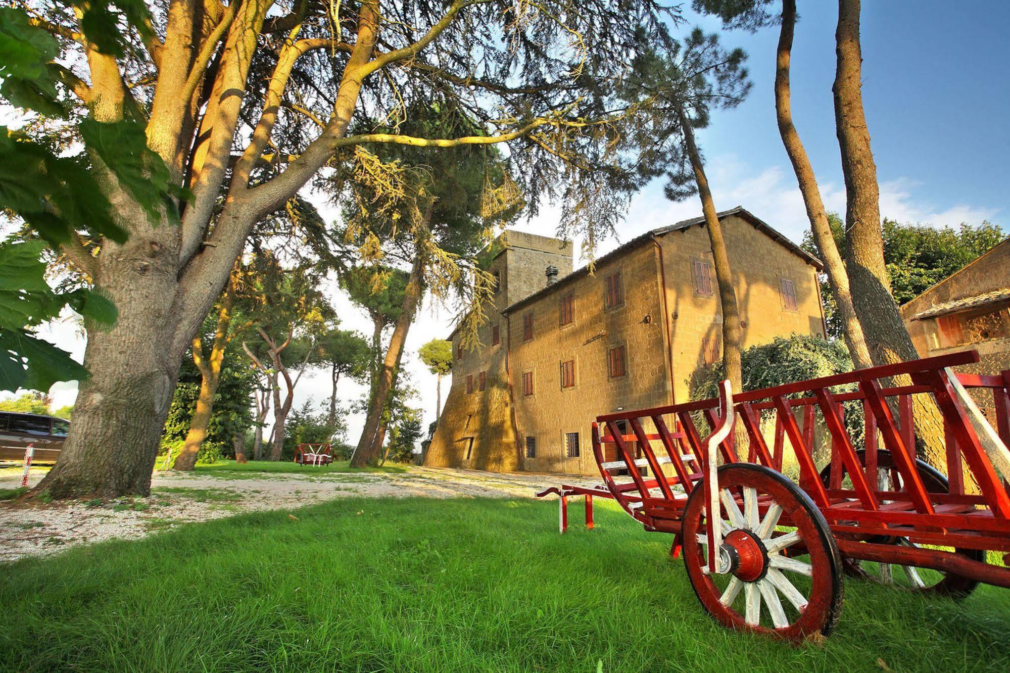 Antico Borgo La Commenda Aparthotel Montefiascone Buitenkant foto